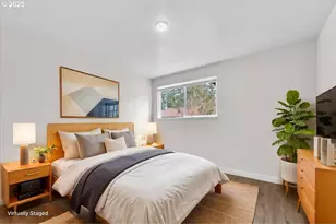 13145 SE Division St, Portland, OR 97236 - Photo 17