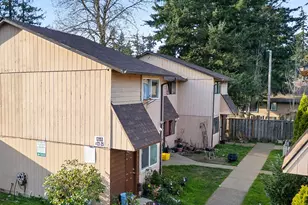 13145 SE Division St, Portland, OR 97236 - Photo 5