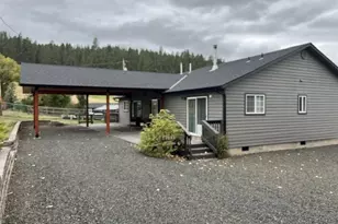 503 S Holmes St, Wallowa, OR 97885 - Photo 9