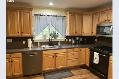 503 S Holmes St, Wallowa, OR 97885 - Photo 15
