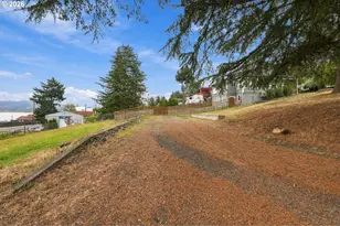 409 Columbia River Hwy, Rainier, OR 97048 - Photo 25