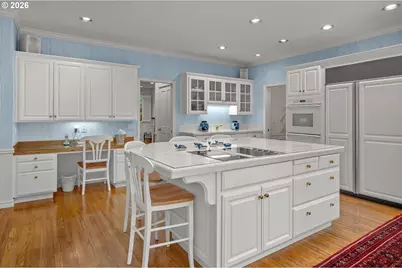 1439 SW Highland Rd, Portland, OR 97221 - Photo 9