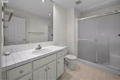 1439 SW Highland Rd, Portland, OR 97221 - Photo 37