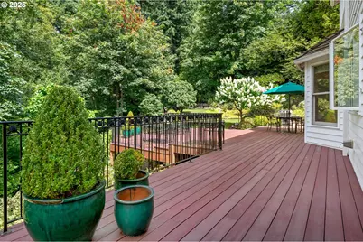 1439 SW Highland Rd, Portland, OR 97221 - Photo 39