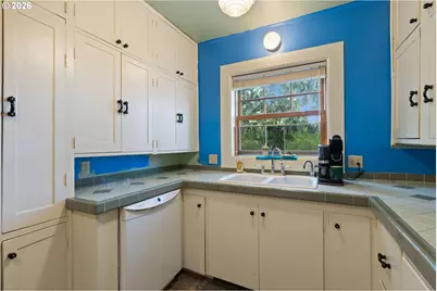 1365 SE Overlook Ave, Roseburg, OR 97470 - Photo 9