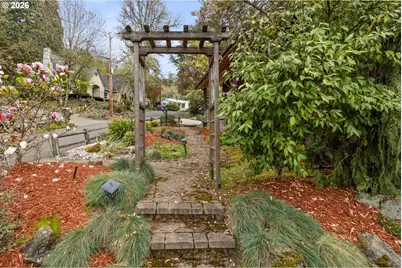 1365 SE Overlook Ave, Roseburg, OR 97470 - Photo 5