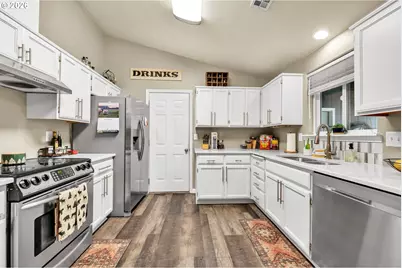 25198 Jake St, Veneta, OR 97487 - Photo 15