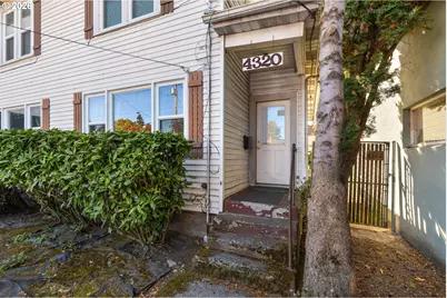 4320 SE Hawthorne Blvd, Portland, OR 97215 - Photo 1