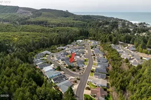 777 SE Winchell Dr, Depoe Bay, OR 97341 - Photo 25