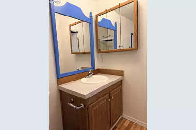 700 N Mill St #100, Creswell, OR 97426 - Photo 15