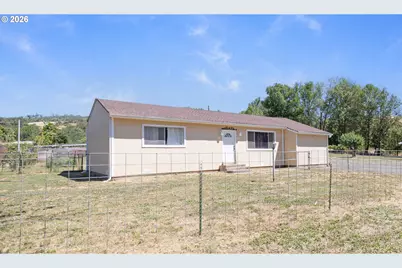 528 Buckhorn Rd, Roseburg, OR 97470 - Photo 1