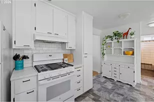 2061 Juniper Ave, Coos Bay, OR 97420 - Photo 9