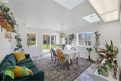 2061 Juniper Ave, Coos Bay, OR 97420 - Photo 5