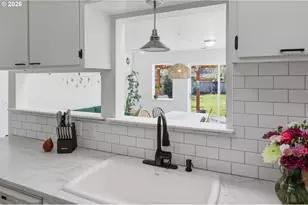 2061 Juniper Ave, Coos Bay, OR 97420 - Photo 7