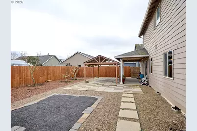 574 Prairie St, Woodburn, OR 97071 - Photo 9