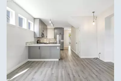 8526 N Haven Ave, Portland, OR 97203 - Photo 11