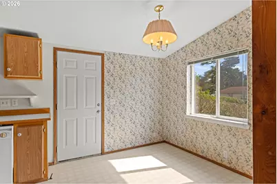 1537 N Siano Loop, Florence, OR 97439 - Photo 7