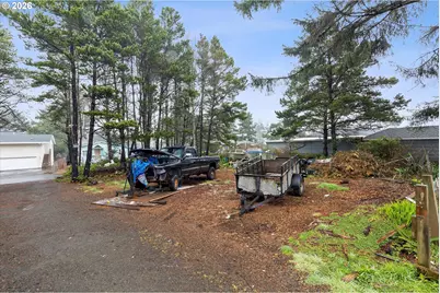 1032 SW 14th St, Lincoln City, OR 97367 - Photo 7