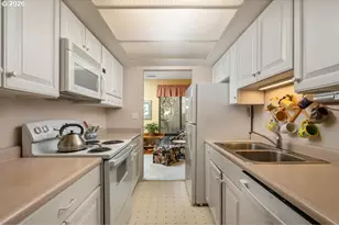 1655 NW Lakeway Ln, Beaverton, OR 97006 - Photo 7