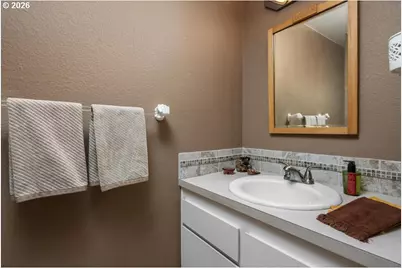 1655 NW Lakeway Ln, Beaverton, OR 97006 - Photo 15