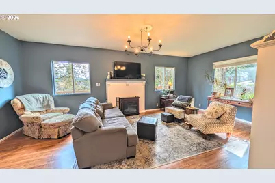 2110 E Main St, Cottage Grove, OR 97424 - Photo 5