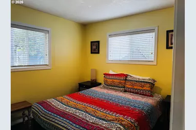 251 10th Ave, Seaside, OR 97138 - Photo 17