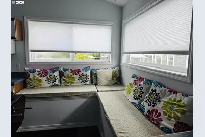 251 10th Ave, Seaside, OR 97138 - Photo 33