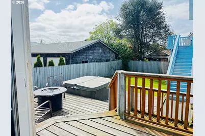 251 10th Ave, Seaside, OR 97138 - Photo 23