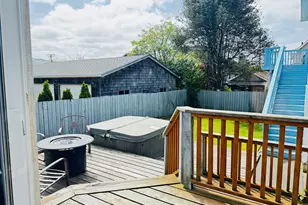 251 10th Ave, Seaside, OR 97138 - Photo 23