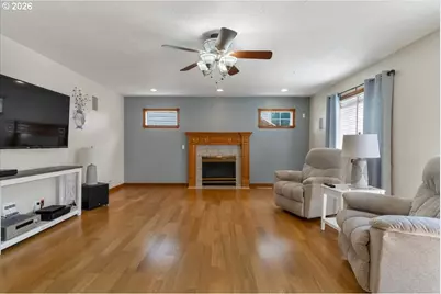 2734 Cindercone Ct SE, Salem, OR 97306 - Photo 29