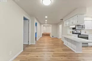 708 Heather Ln, Roseburg, OR 97471 - Photo 7