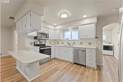 708 Heather Ln, Roseburg, OR 97471 - Photo 9