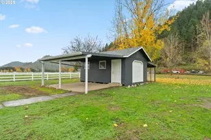 708 Heather Ln, Roseburg, OR 97471 - Photo 33