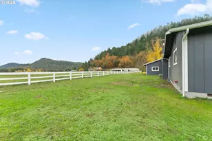 708 Heather Ln, Roseburg, OR 97471 - Photo 43