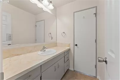 708 Heather Ln, Roseburg, OR 97471 - Photo 17