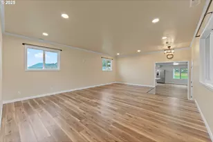 708 Heather Ln, Roseburg, OR 97471 - Photo 5