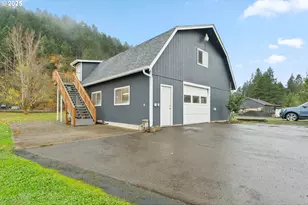 708 Heather Ln, Roseburg, OR 97471 - Photo 3