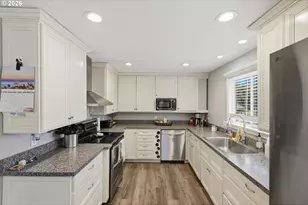 1060 S 10th St, Coos Bay, OR 97420 - Photo 13