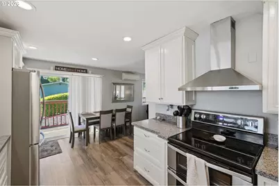1060 S 10th St, Coos Bay, OR 97420 - Photo 15