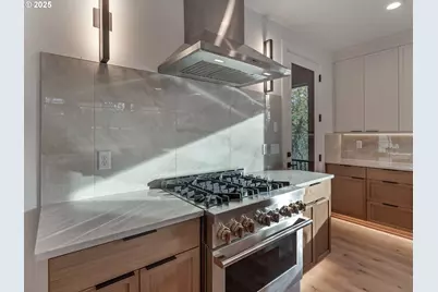 5010 Park Bluff Pl, Lake Oswego, OR 97035 - Photo 15