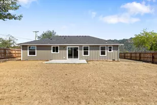 754 SE Hall St, Winston, OR 97496 - Photo 47