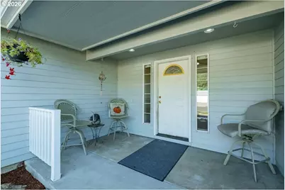 1049 29th Ave, Sweet Home, OR 97386 - Photo 3