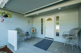 1049 29th Ave, Sweet Home, OR 97386 - Photo 3