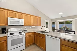1049 29th Ave, Sweet Home, OR 97386 - Photo 9