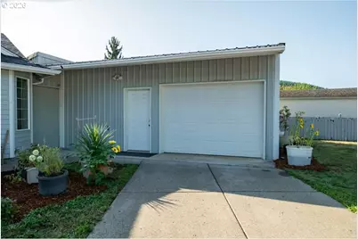 1049 29th Ave, Sweet Home, OR 97386 - Photo 25