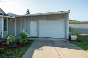 1049 29th Ave, Sweet Home, OR 97386 - Photo 25