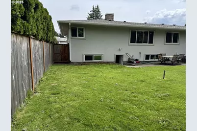 1427 SE 109th Ave, Portland, OR 97216 - Photo 13