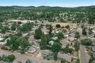 16732 SE Main St, Portland, OR 97233 - Photo 7