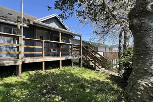 212 Garibaldi Ave, Garibaldi, OR 97118 - Photo 39