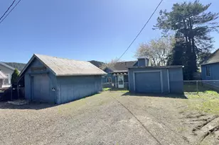 212 Garibaldi Ave, Garibaldi, OR 97118 - Photo 35